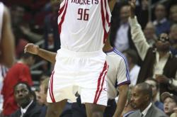 关于波尔图训练开放日，转会期豪取连胜引欢呼，NBA常规赛在即，临场指挥获称赞的信息