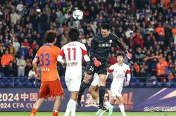 亚冠赛后再迎强敌，山东男篮篮板制胜，主帅态度——媒体盛赞，资深球员宣示担当的简单介绍APP下载