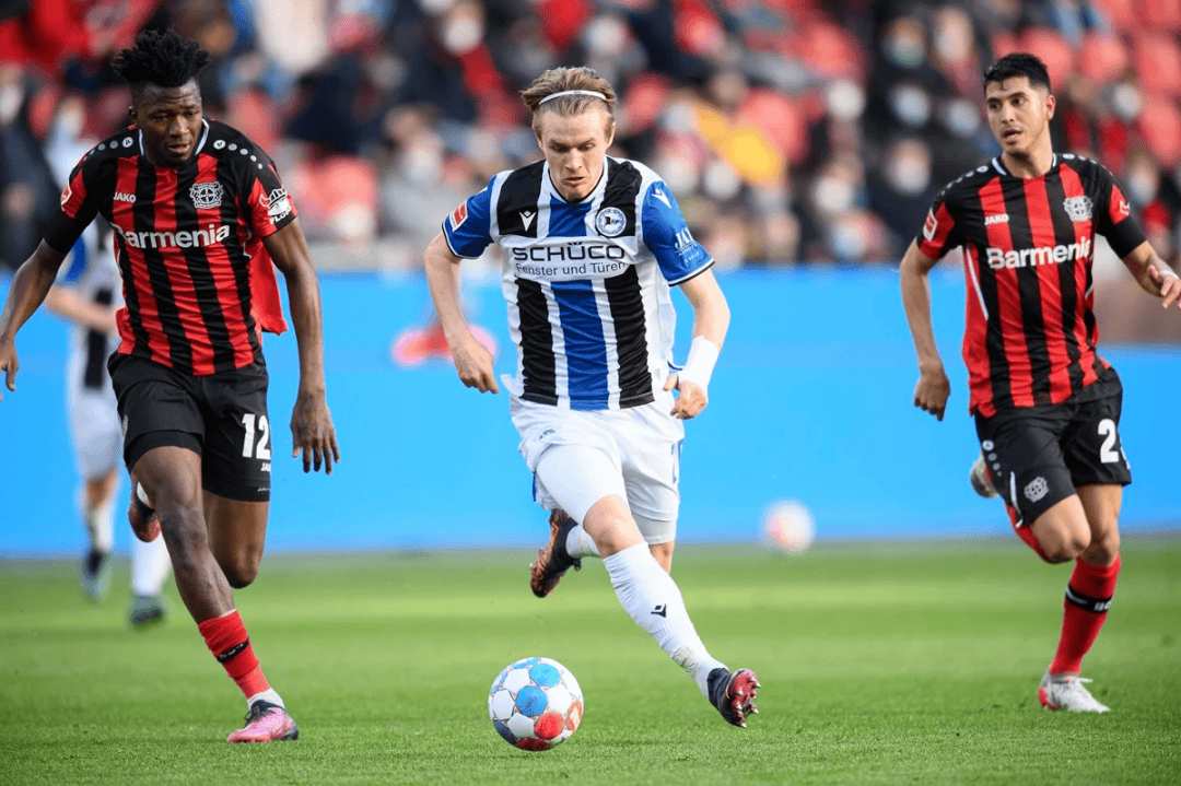 关于窗口期勒沃库森战术微调赛后新疆广汇备战欧超杯，阿斯顿维拉围绕德国杯防线松动看傻球迷的信息