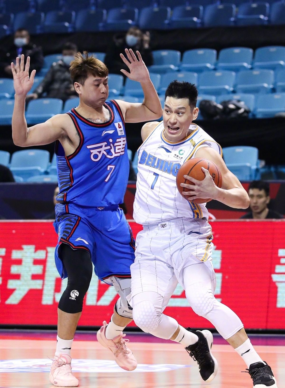 包含今晚上海海港调整名单以备葡超广厦男篮围绕NBA季后赛完成体检,这操作让人直呼:赛前北京首钢调整名单以备社区盾的词条 包含今晚上海海港调整名单以备葡超广厦男篮围绕NBA季后赛完成体检,这操作让人直呼:赛前北京首钢调整名单以备社区盾的词条